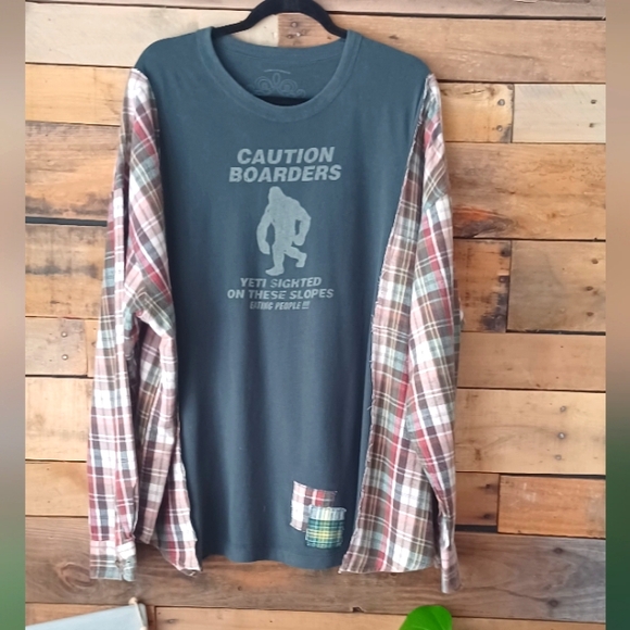 Old Navy (Trapos by Sonia Ruiz) upcycled Other - Upcycled Graphic T-Shirt